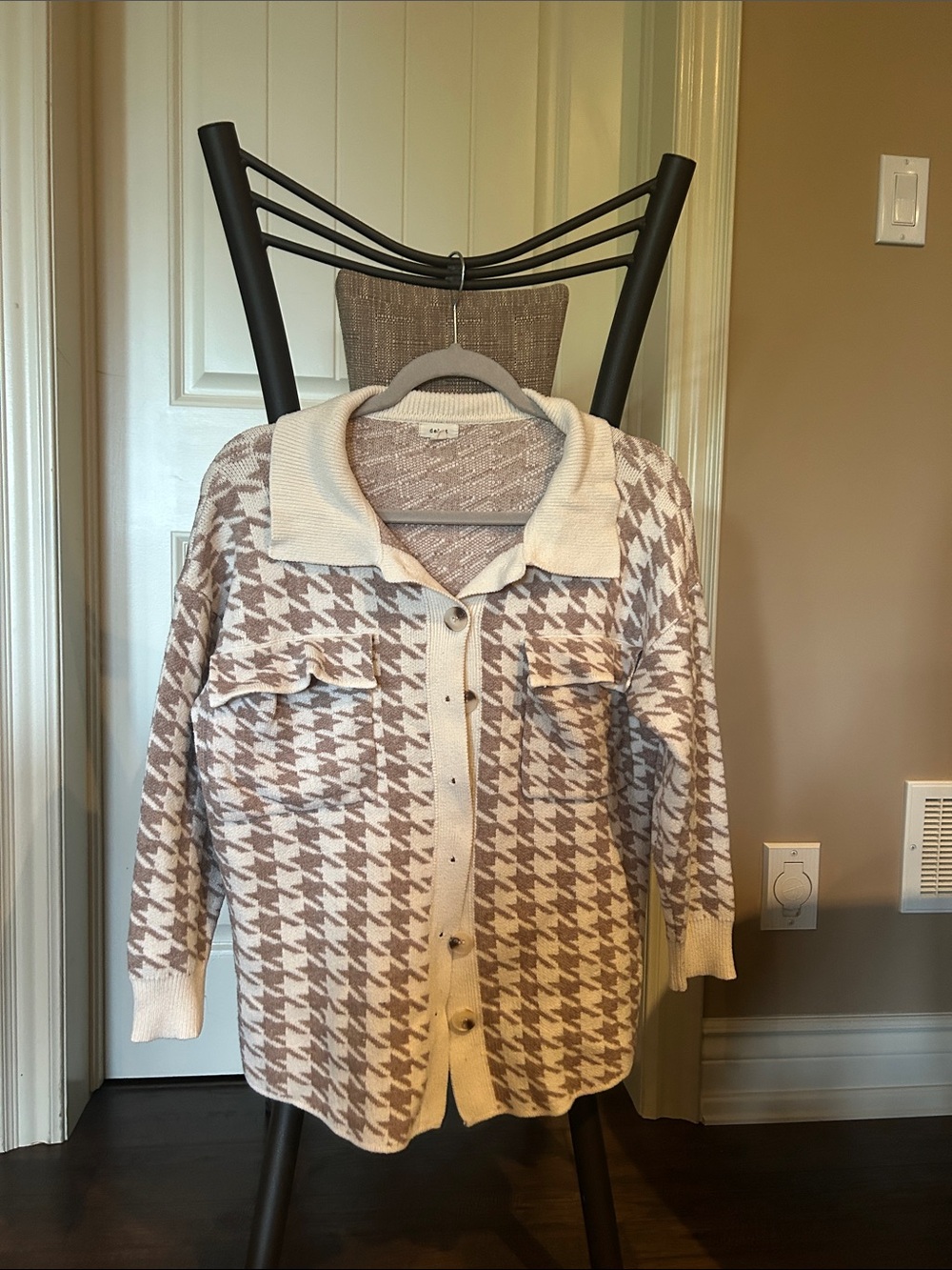Houndstooth Knit Cardigan in Beige and Cream